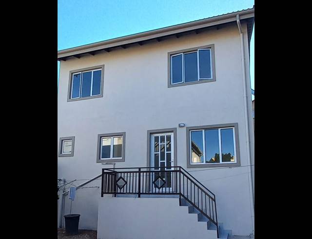 2 BEDROOM DUPLEX TO LET IN RISECLIFF